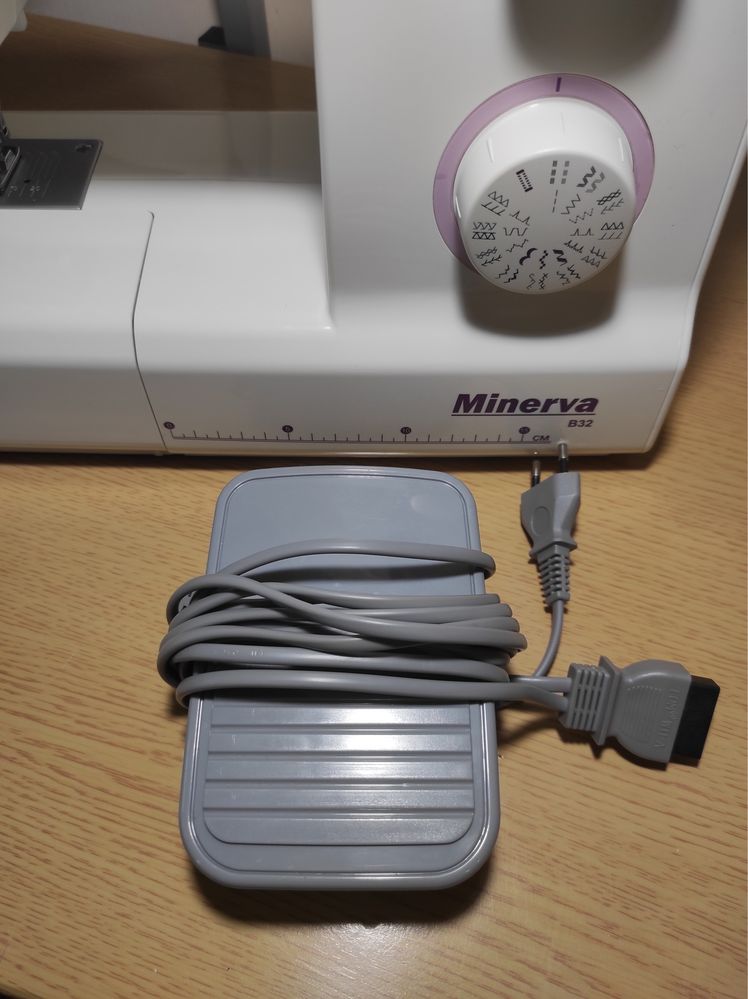 Швейна машинка Minerva B32
