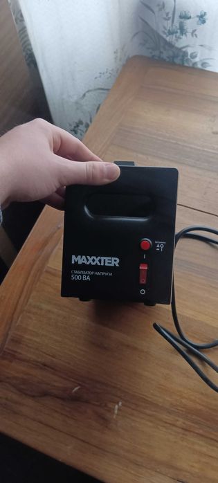 Стабілізатор напруги 500ВА(300Bт) MAXXTER