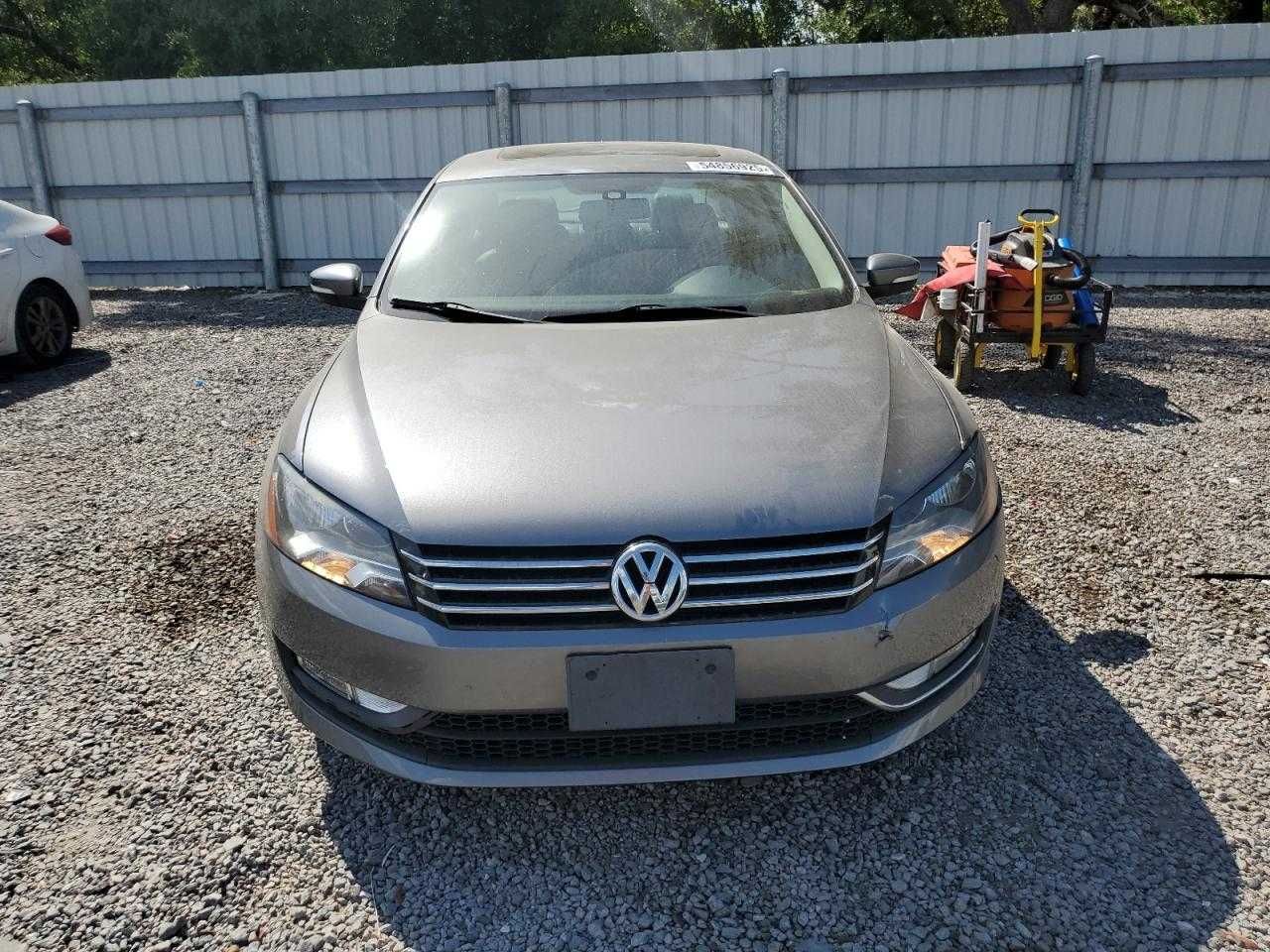 2015 Volkswagen Passat SE