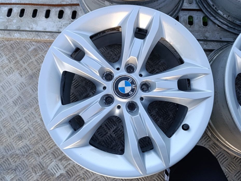 BMW X1 felgi aluminiowe 17 cali ładny stan z Niemiec