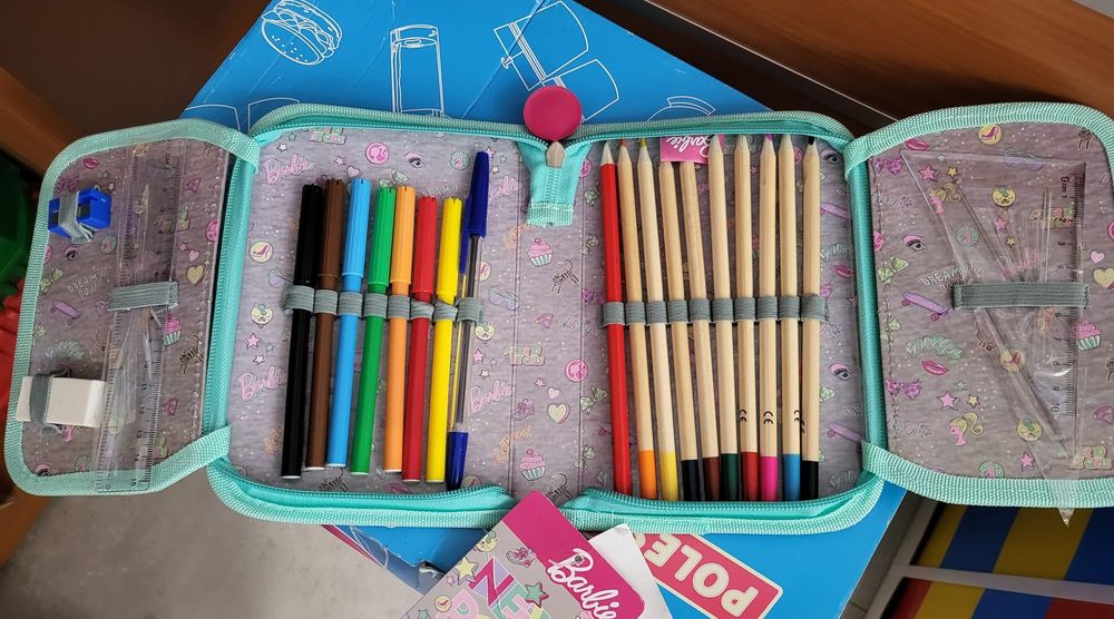 Piórnik Paso Barbie z wyposażeniem