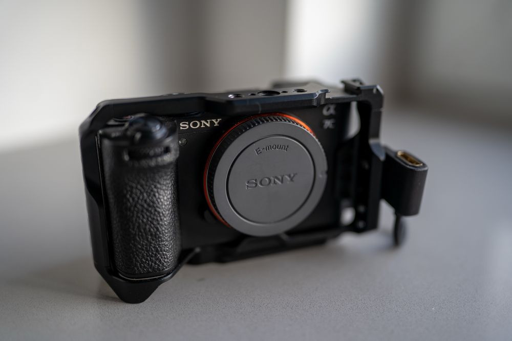 Sony A7Cii + cage + hdmi