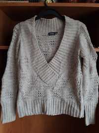 Elegancki sweter rozmiar 38/40/42/44  M/L