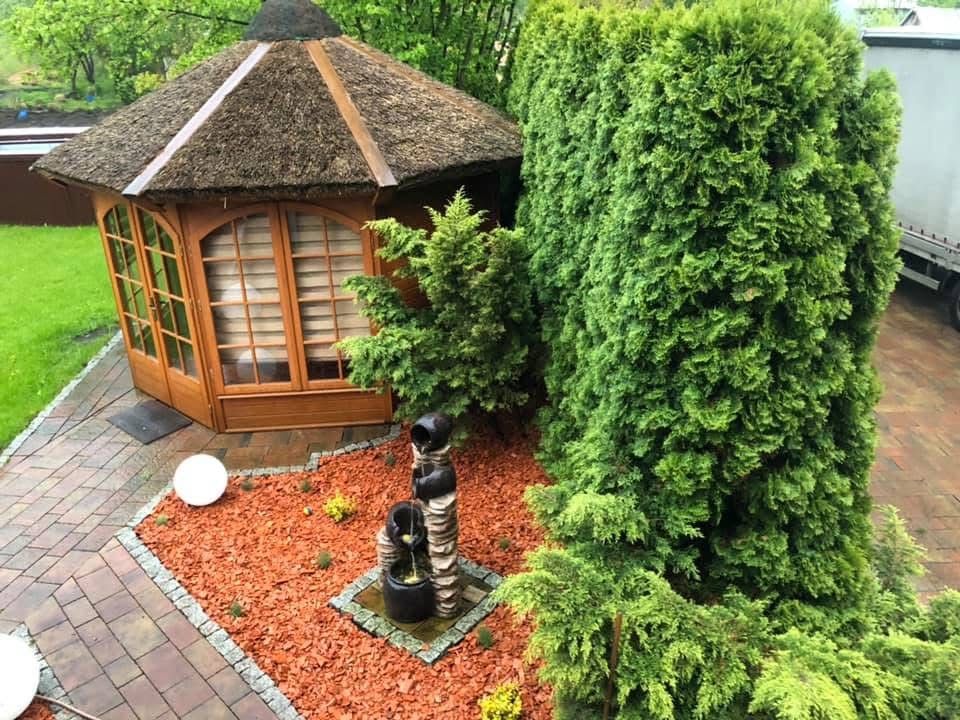 Jacuzzi ogrodowe z altanką