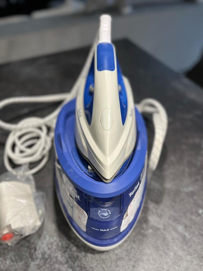 Żelazko z generatorem pary Tefal Purely & Simply SV5030
