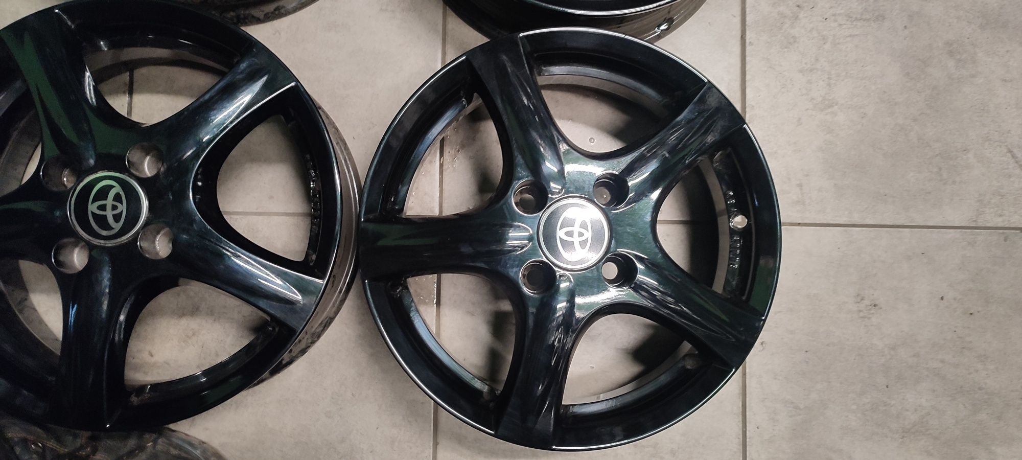 Felgi aluminiowe Toyota Aygo 14" 4x100 ET45 czarny połysk