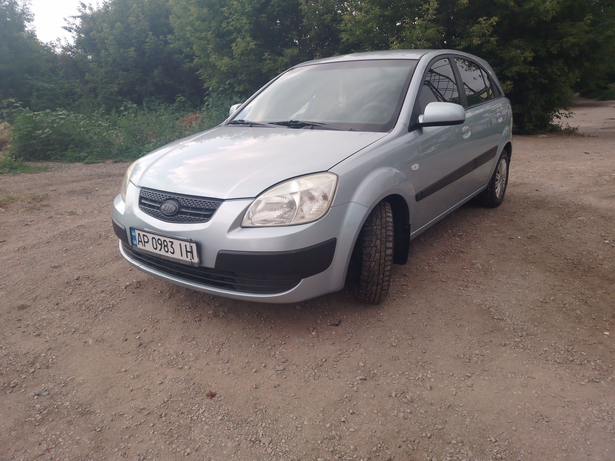 Без торга Продам KIA Rio в хорошем состоянии не крашена родной пробег