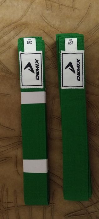 Зелений пояс під кімоно