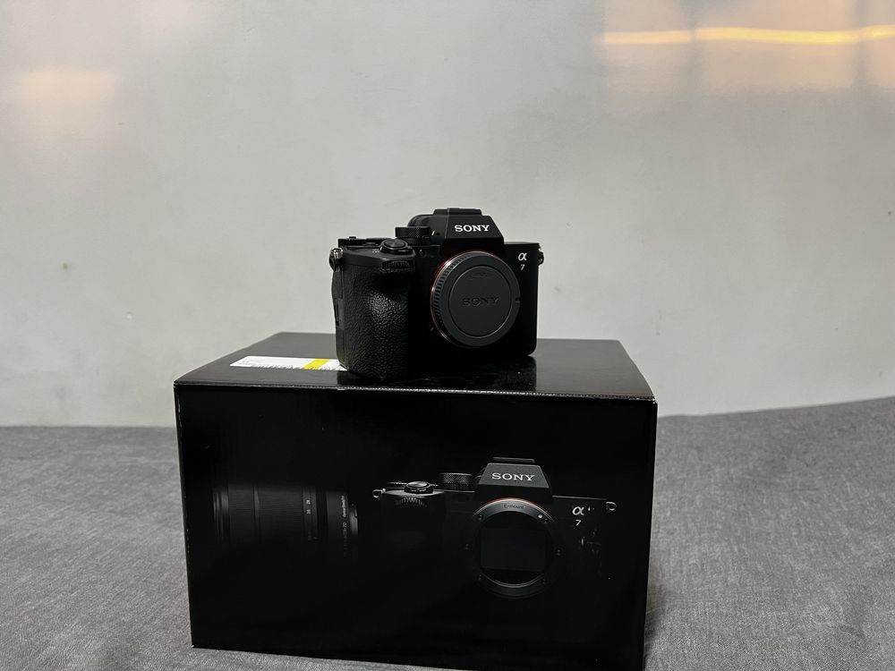 Sony a7 IV (Mark 4) + Obiektyw 28-70mm F3.5-5.6 FE