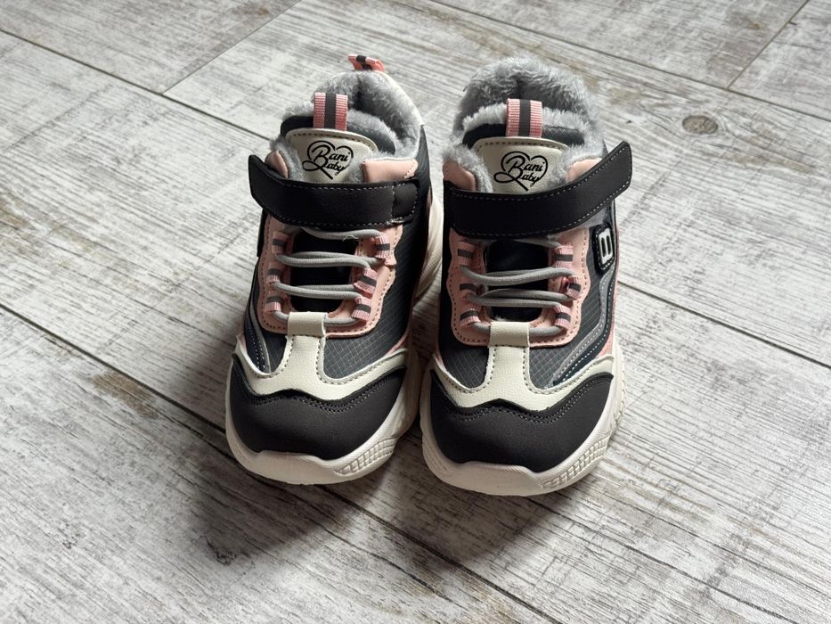 Зимові кросівки для дівчинки