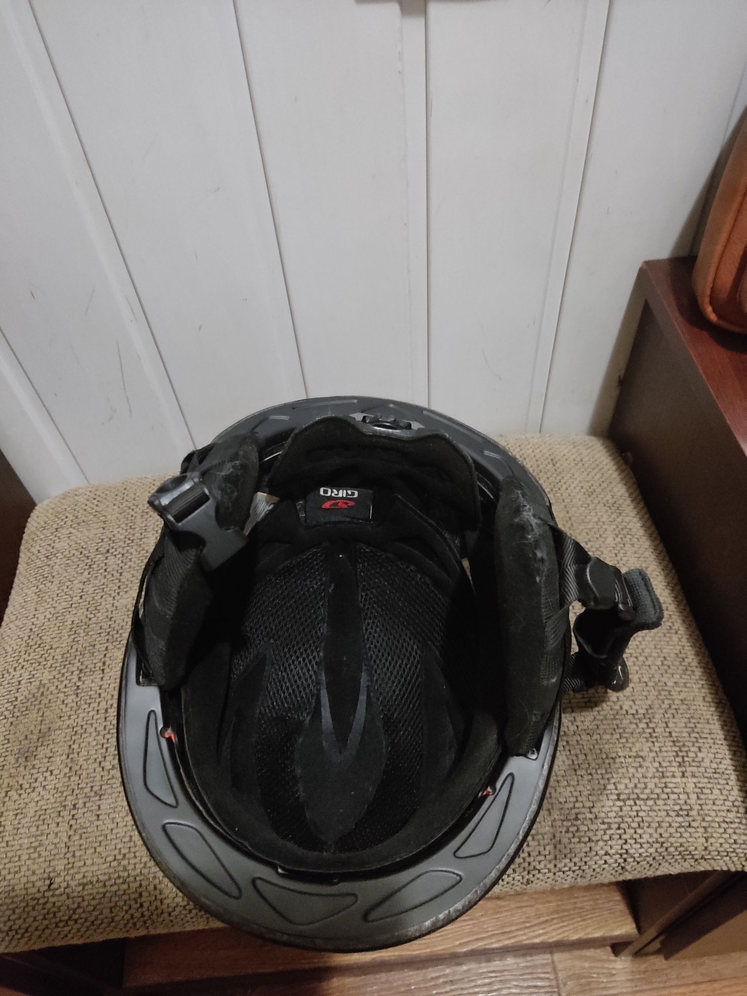 Шлем  Giro размер М.