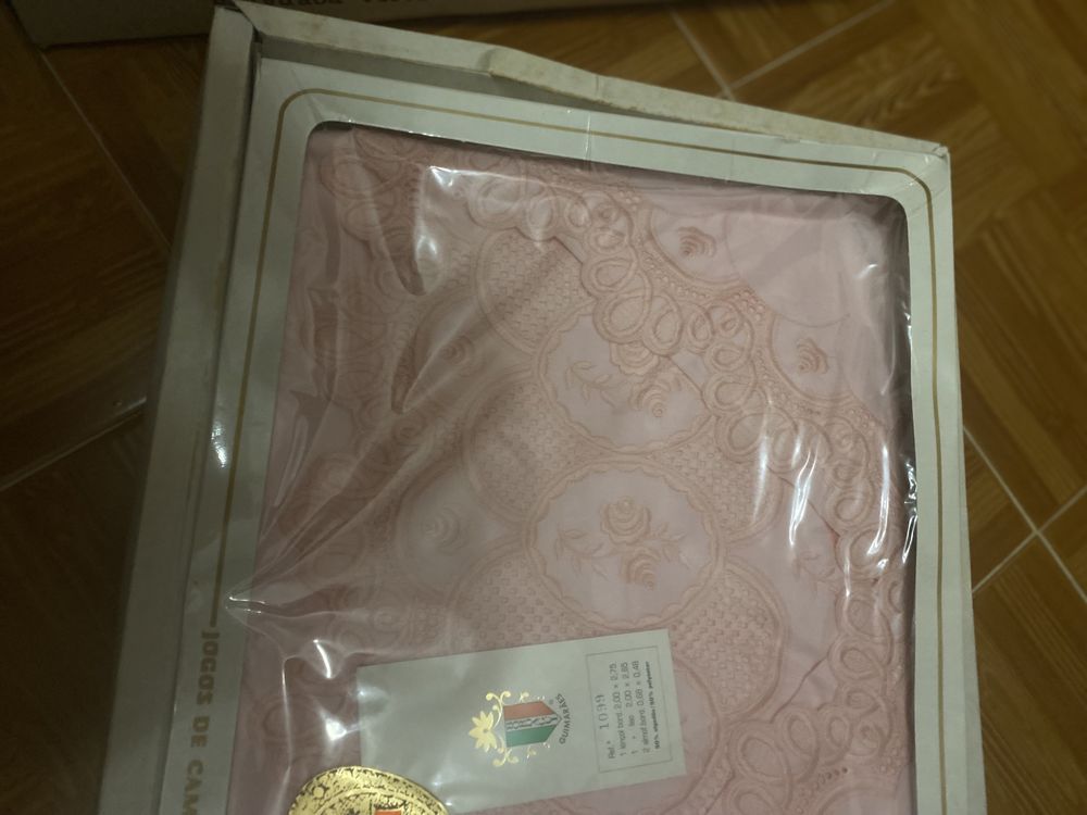 Jogo de Cama Bordado Rosa