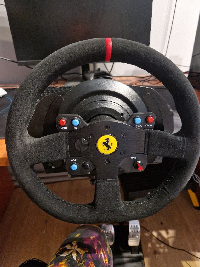 Thrustmaster t300 alcantara+pedały