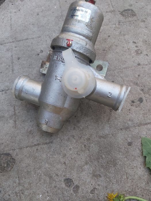 Регулятор тиску повітря камаз, маз, зіл