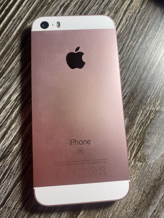 Продам.     Apple Iphone SE