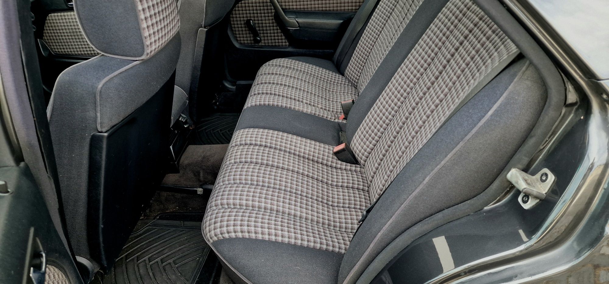 Mercedes 190 2.5 d 1993 extras Sportline