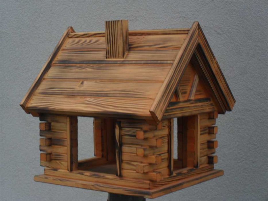 Karmnik dla ptaków typ chatka