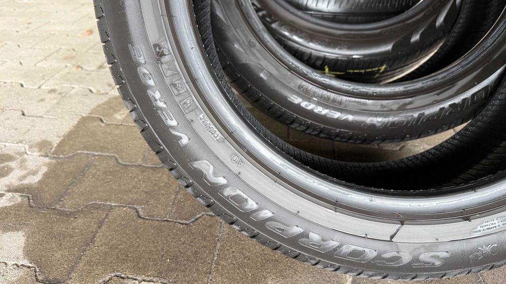 Pirelli Scorpion Verde AO  255/45 20  lato