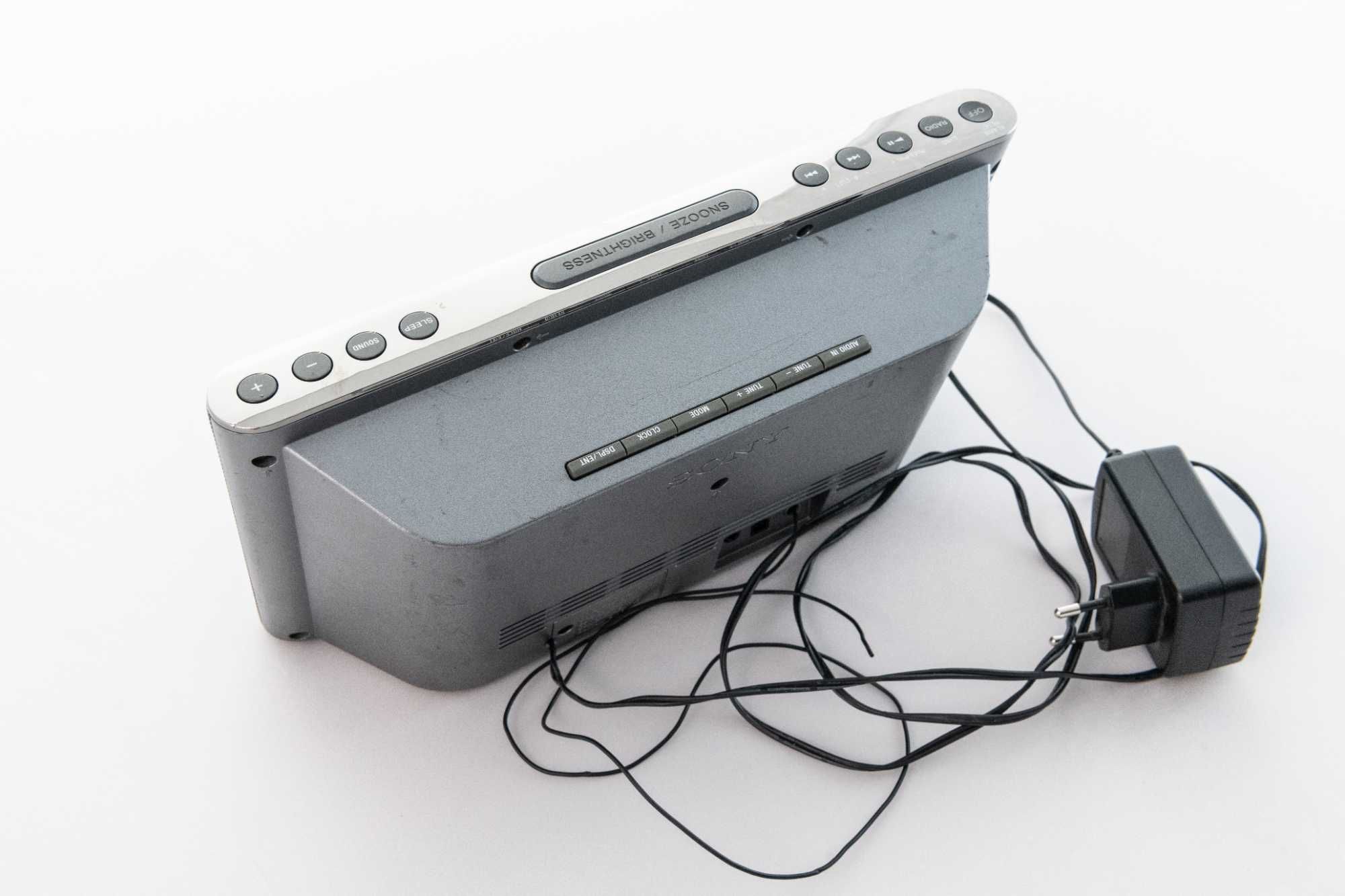 Radiobudzik Sony Dream Machine ICF-DS15iP z funkcją dokowania iPoda