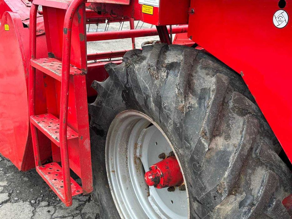 Свіжопривезений комбайн massey ferguson 240 claas,john deere Норвегія
