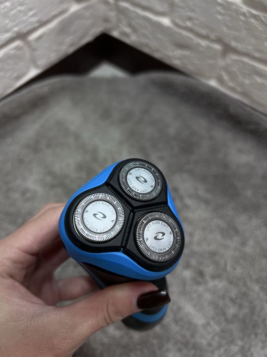 Электробритва для сухого и влажного бритья