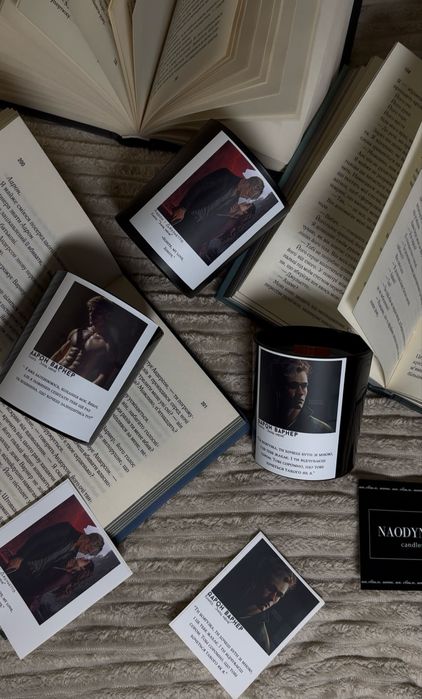 Свічки з книжковими чоловіками / свічка для книголюба