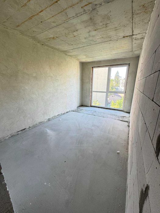 Продаж 2 кім. квартири з терасою в новобудові вул. Очеретяна