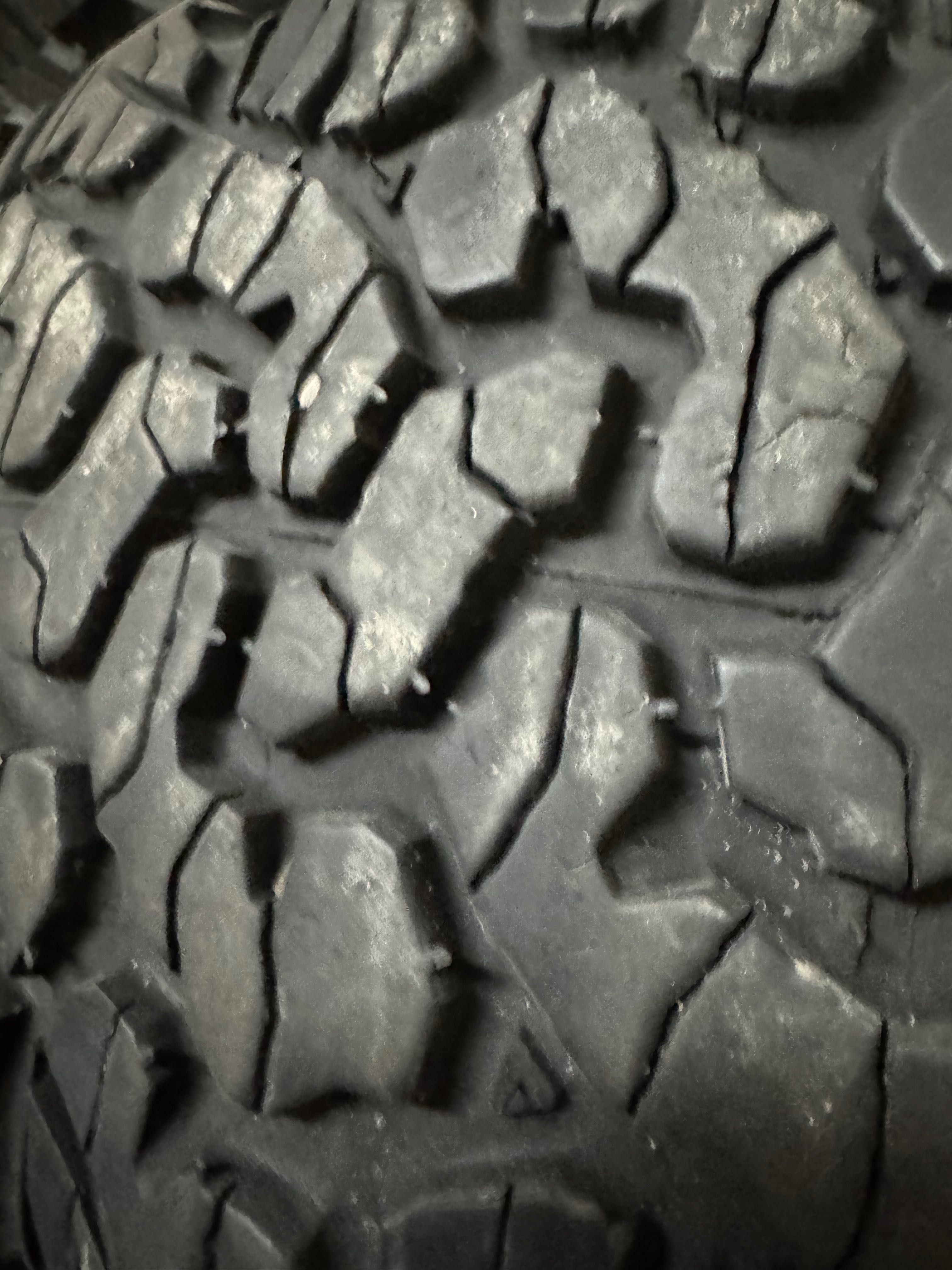 Opony BF Goodrich At Ko2 245/65r17