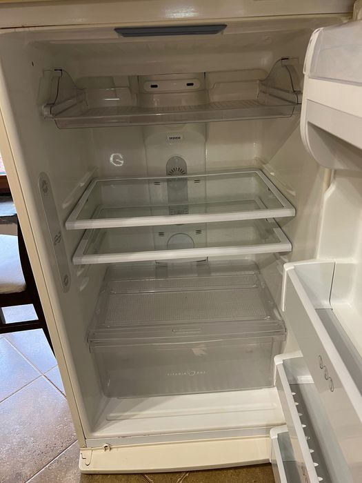 Холодильник з морозильною камерою  LG