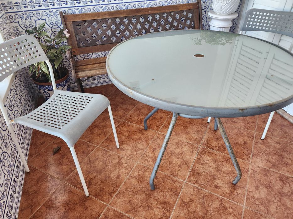 Mesa de jardim com 2 cadeiras