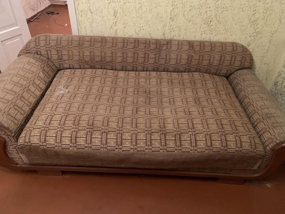 Диван старовинний
