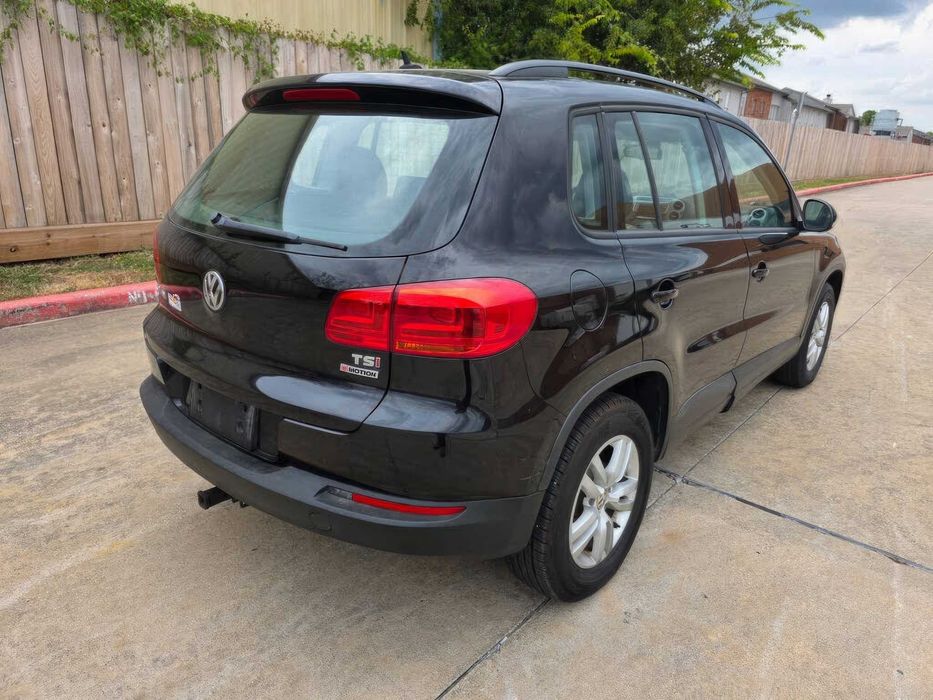 Volkswagen Tiguan      2016