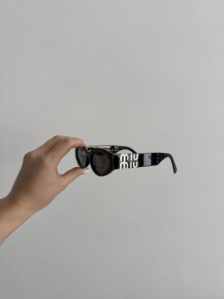 Nowe czarne okulary przeciwsloneczne miu miu