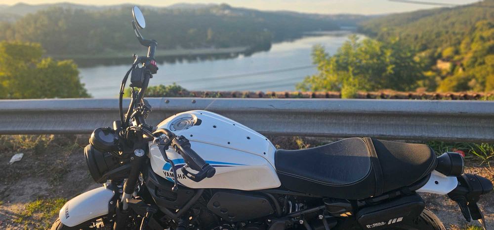 Yamaha XSR700 - bom estado