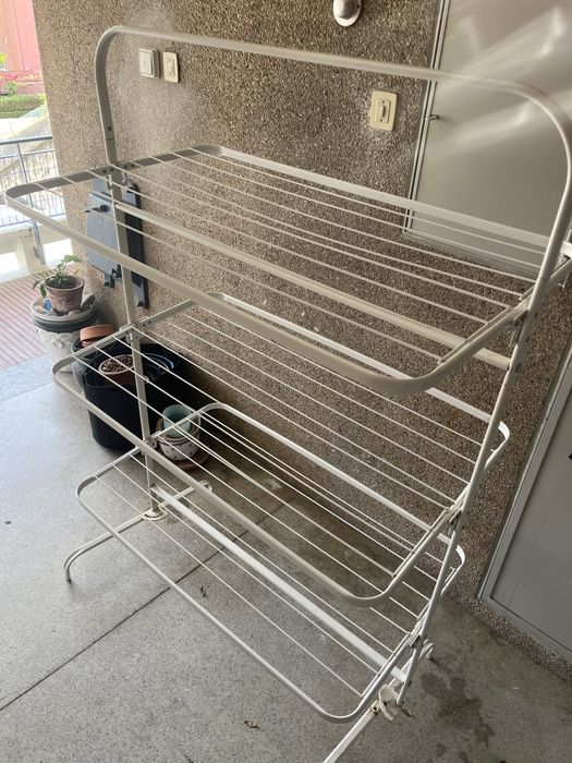 Estendal resistente vertical