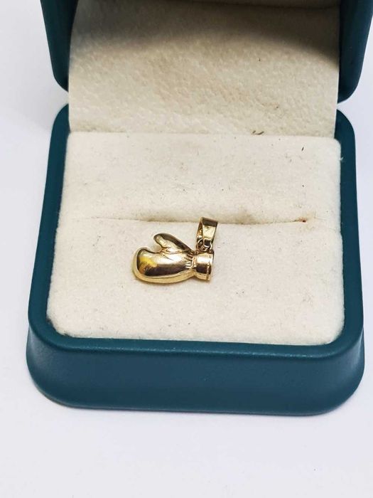 Złota zawieszka rękawica 2,33G P585