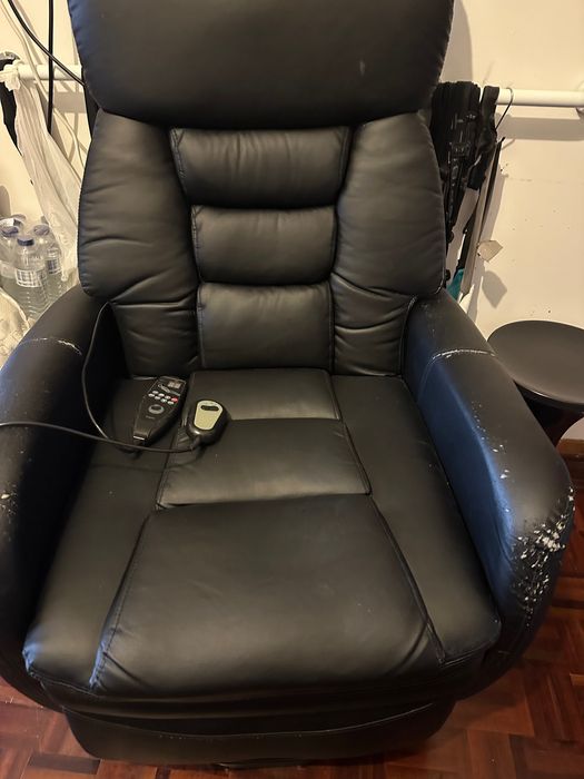 Cadeirão eléctrico reclinavel c/comando para massagens