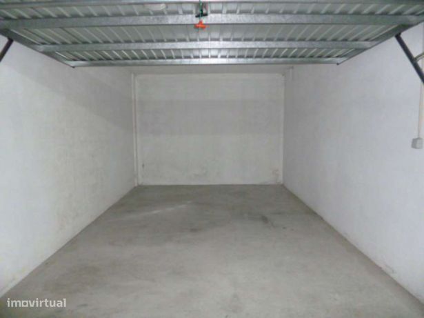Garagem fechada