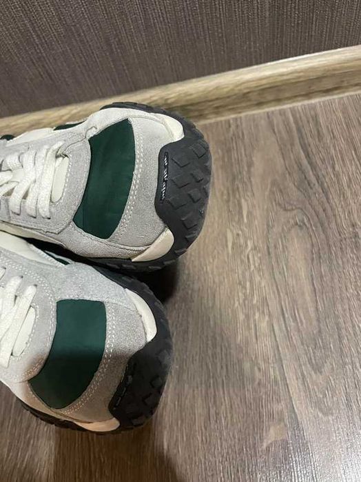 Чоловічі кросівки Zara