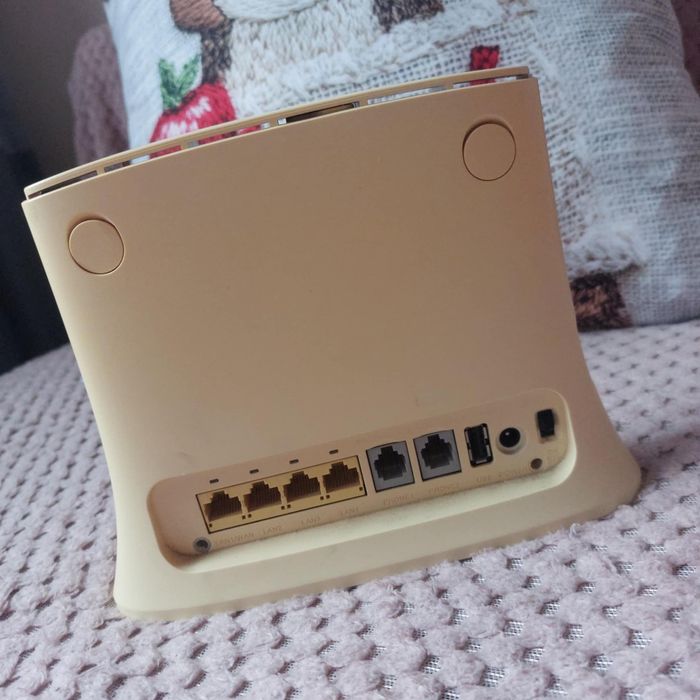 ROUTER 4G LTE Kartę Sim Bez Simlocka Wi-Fi ZTE FM283+