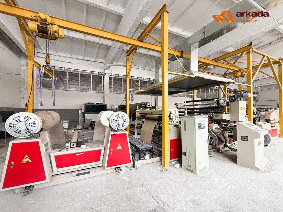 Пропонується до продажу виробничо - складський комплекс.