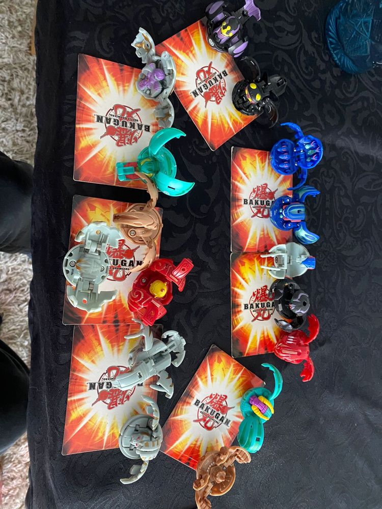 BAKUGAN figuras e cartas