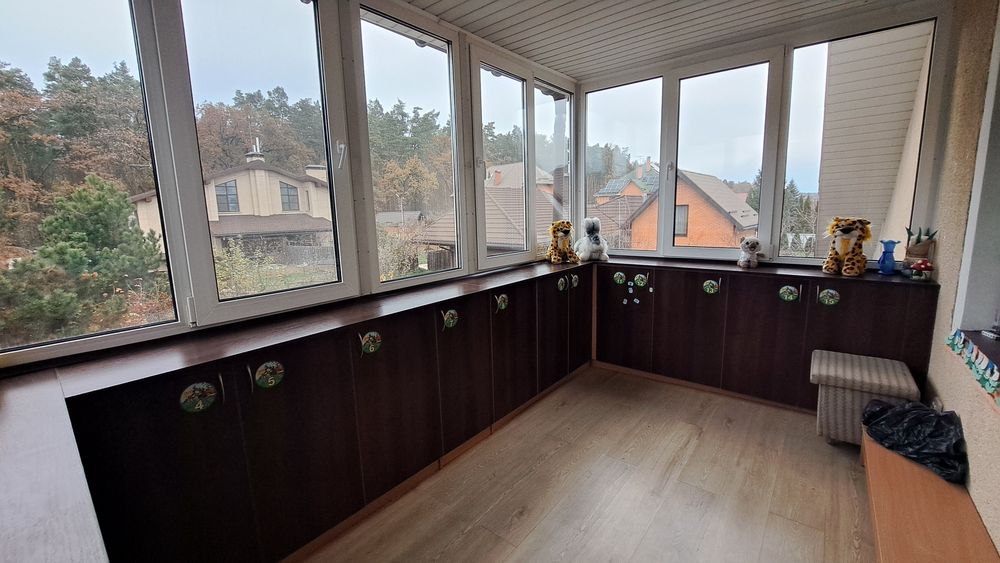 Подобова оренда пів будинку.