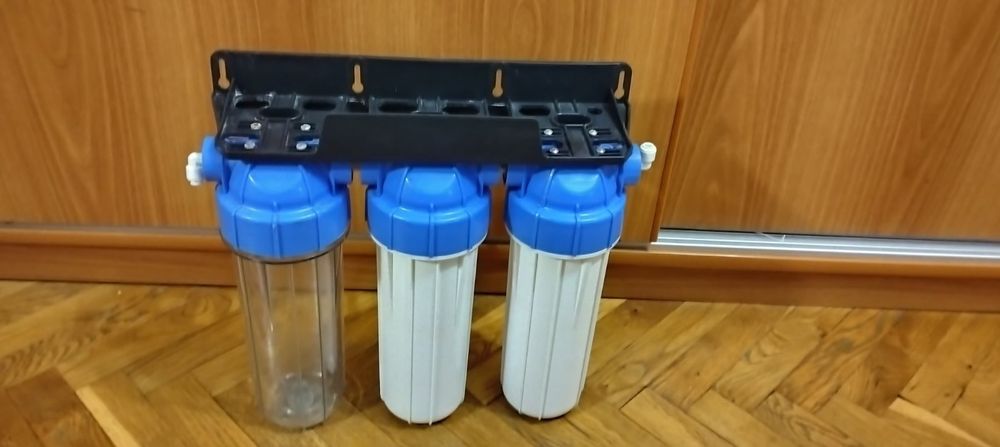 Корпус фільтра для очистки води, без картріджів. Стан хороший, викорис