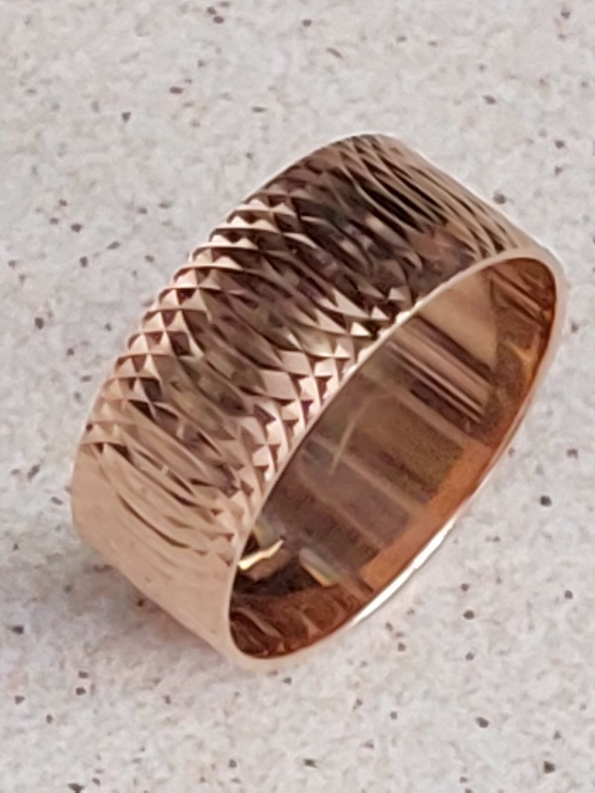 Эксклюзивное кольцо алмазная грань 18-18,5размер 583 проба