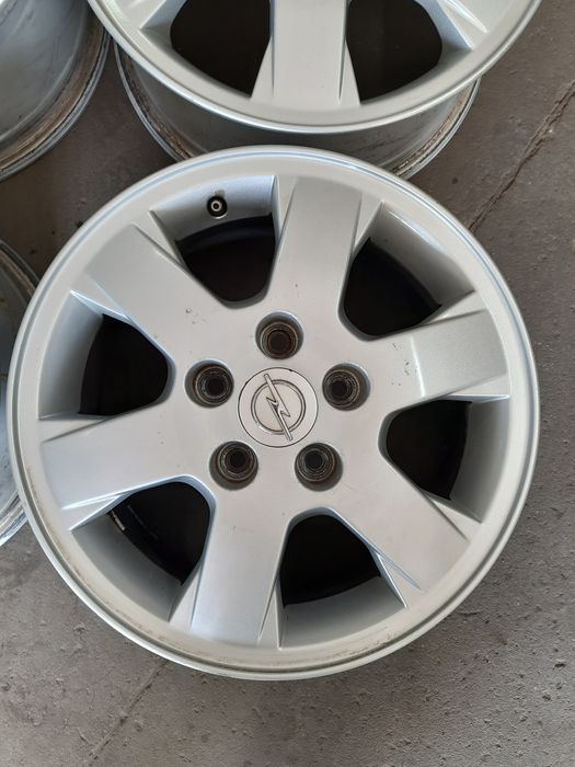 (051) Felgi 15" 5x110 ET 49 6j - Opel