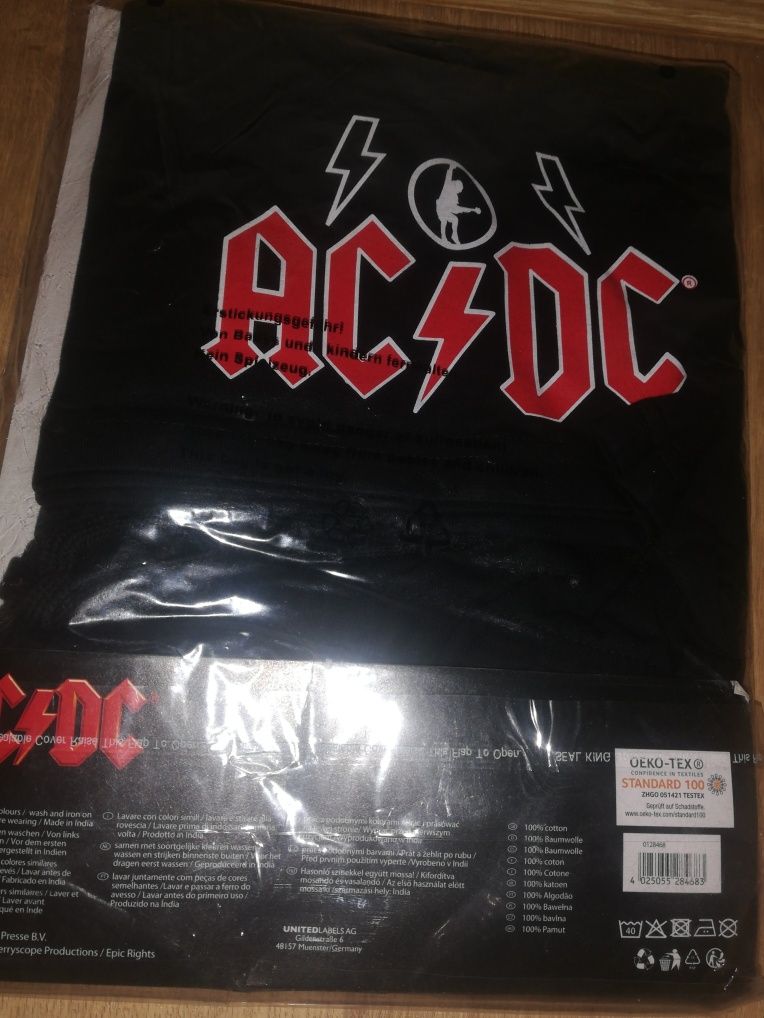 Calção da banda ACDC