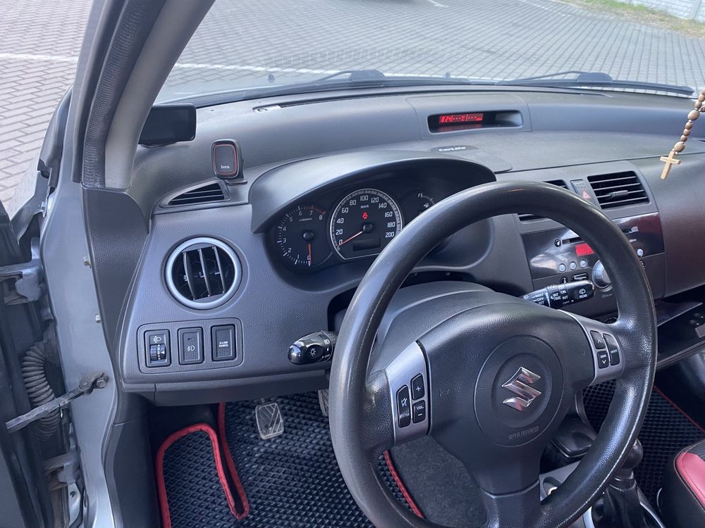Продам авто Suzuki Swift 2006р. 1.3 бензин