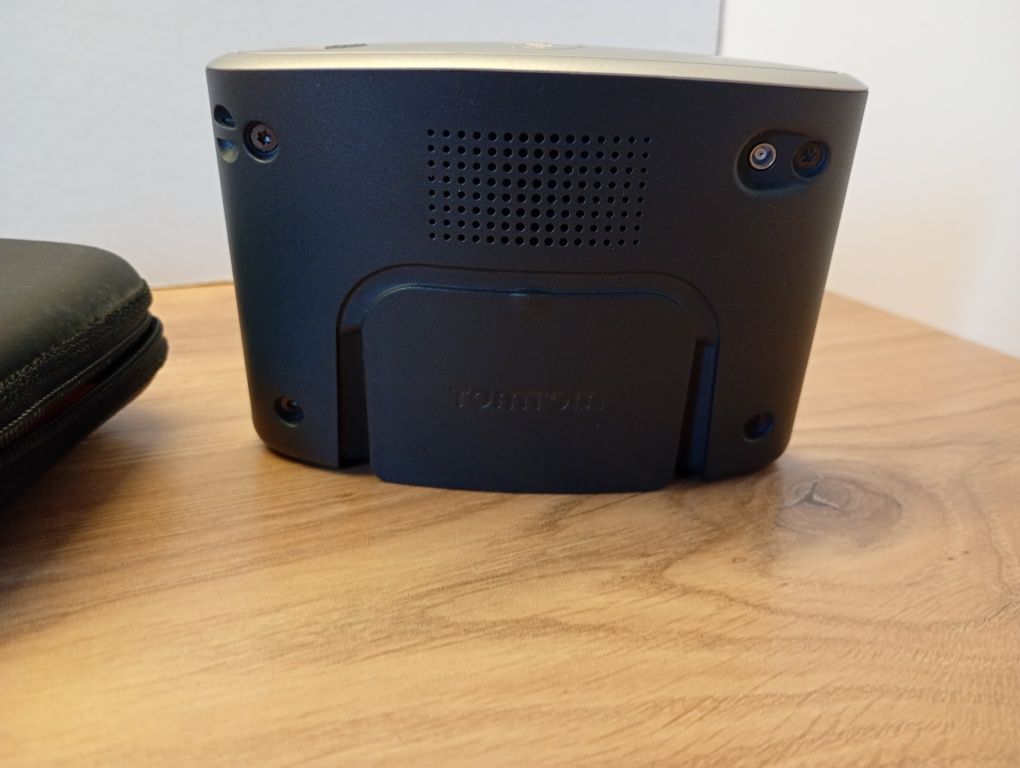 Навигатор Tom Tom