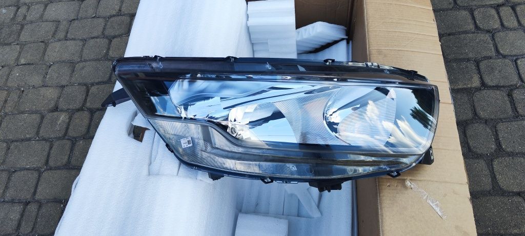 Lampa reflektor prawy przód Iveco daily  lV 4